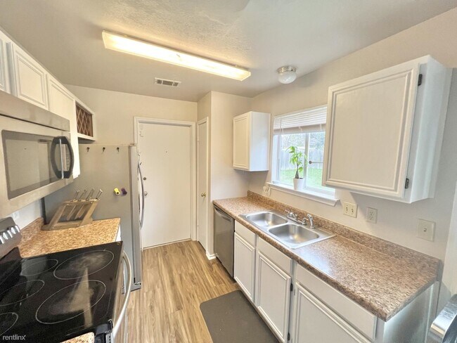 Building Photo - 2 br, 2 bath House - 2501 Windmill Dr