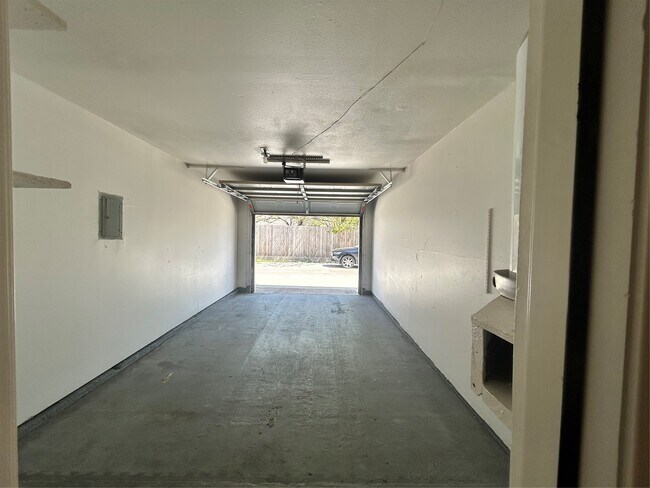 Building Photo - 8038 Sands Point Dr