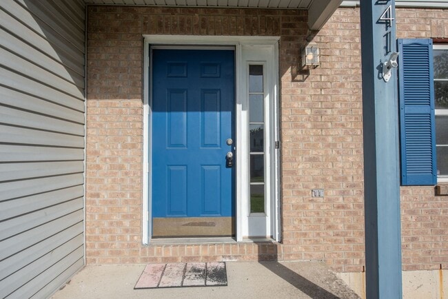 Building Photo - Lebanon- Beautiful 3 bed 2.5 bath home
