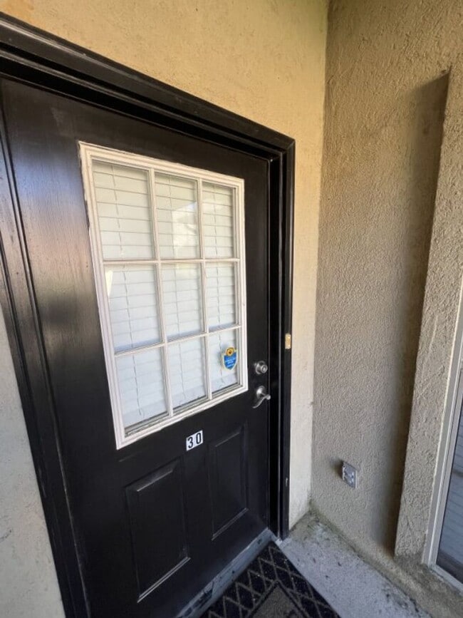 Building Photo - Newly updated! 3 bd, 2 bath condo in Zachary's Cottages at Blue Herron