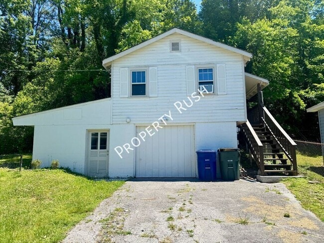 Building Photo - 1820 Tunnel Blvd