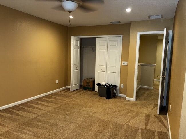 Building Photo - 6844 Misty View Dr