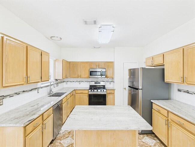 Building Photo - 8827 Aspen Meadow Dr