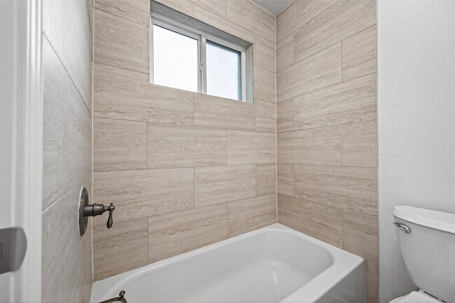 Building Photo - 24014 Nomini Hall Ln