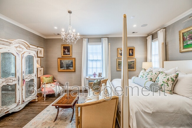 Building Photo - 103 Alester Square