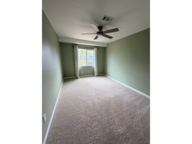 Building Photo - 10552 Vaughn Ct