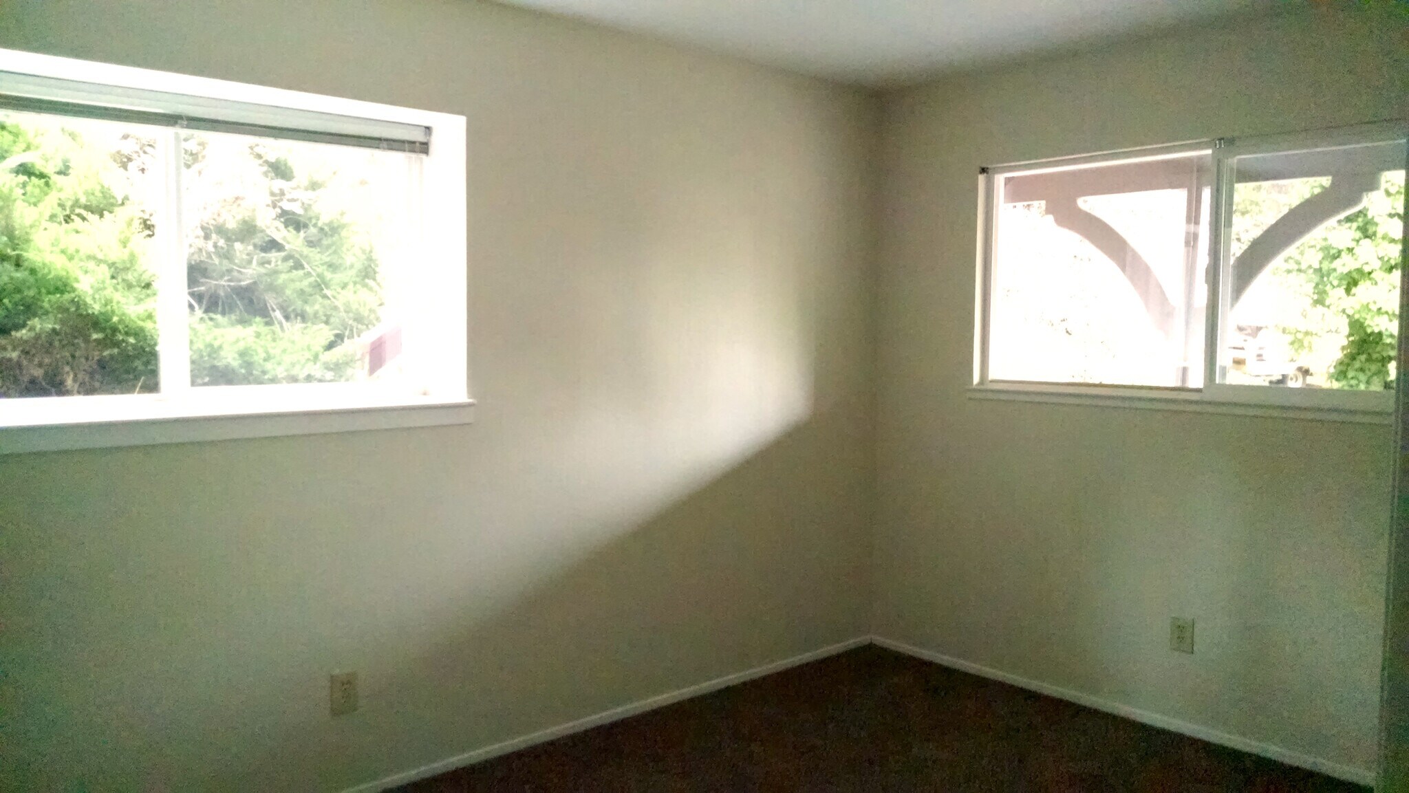 Front bedroom - 3755 Faye dr