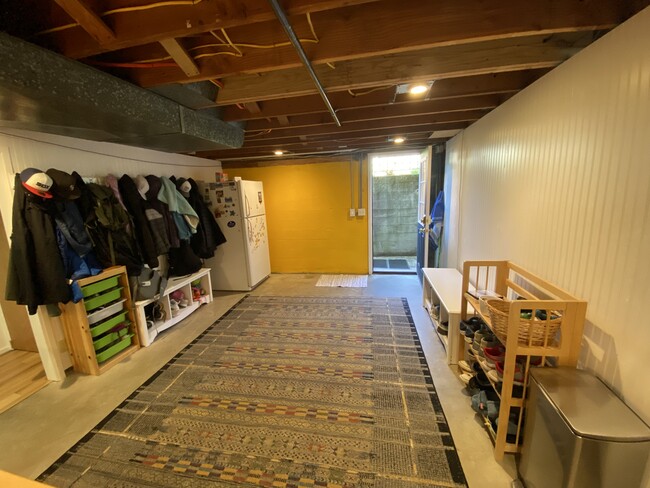 Building Photo - 4051 38th Ave SW