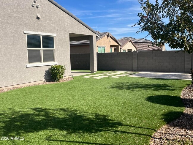 Building Photo - 19915 W Badgett Ln