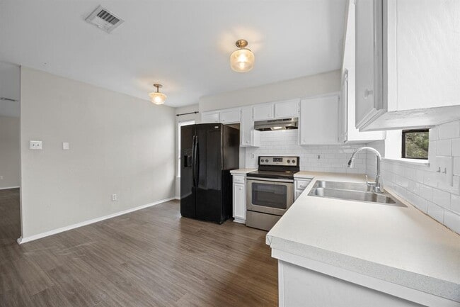 Building Photo - 6904 Rifle Bend