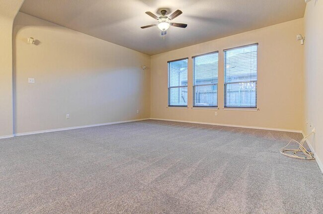Building Photo - 1808 McClannahan Dr