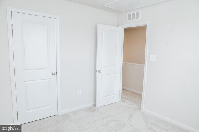 Building Photo - 118 Charlotte St