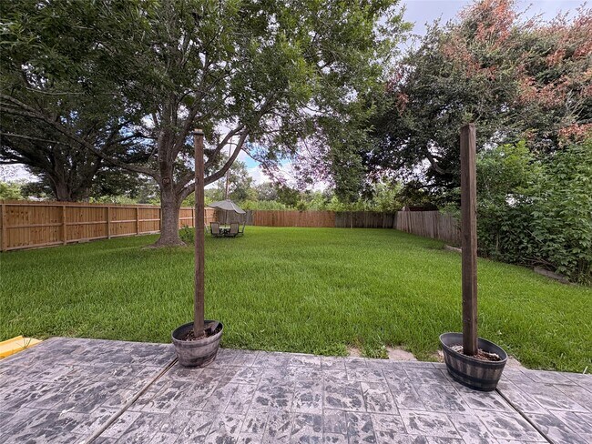 Building Photo - 2118 Hilton Head Dr