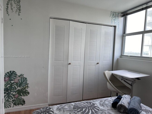 Building Photo - 5880 Collins Ave