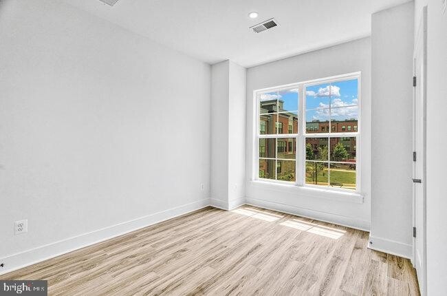 Building Photo - 11236 Bunsen St