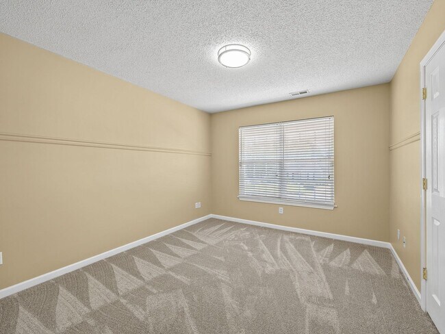 Building Photo - 402 McFall Ct