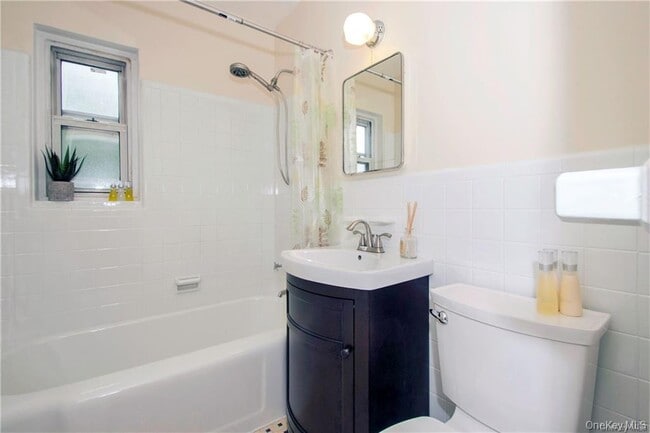 Building Photo - 330 S Broadway