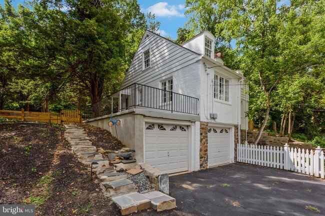 Building Photo - 2441 N Forest Park Ave