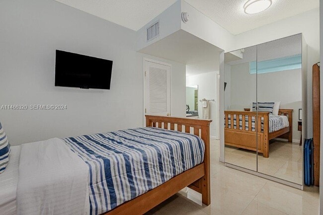 Building Photo - 2301 Collins Ave