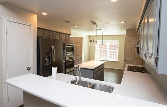 Building Photo - 705 Greenway Dr