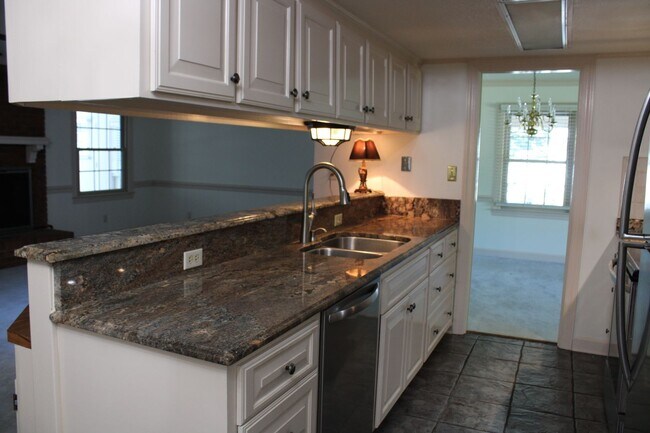 Building Photo - 1409 Chesnee Dr