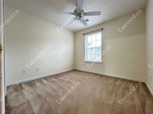 Building Photo - 128 Weatherstone Square Dr