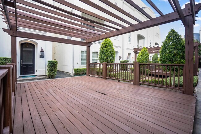 Building Photo - 2131 McIlhenny St