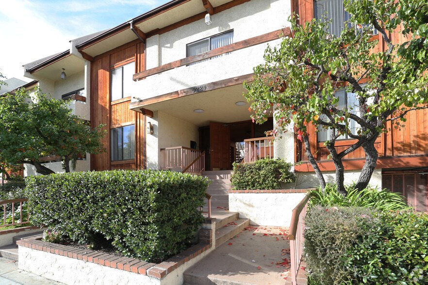 Building Photo - Encino Woods