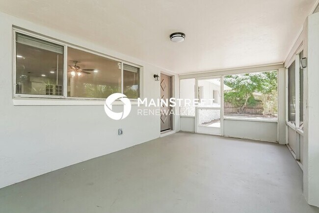 Building Photo - 4 Bedroom Pet-Friendly Home in FORT MYERS, FL with Main Street Renewal