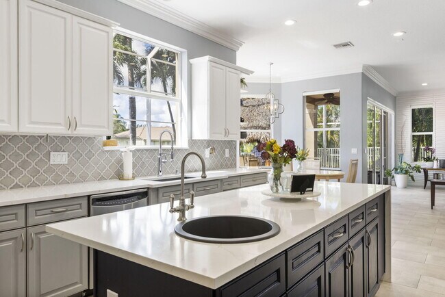Building Photo - 11788 Knightsbridge Pl