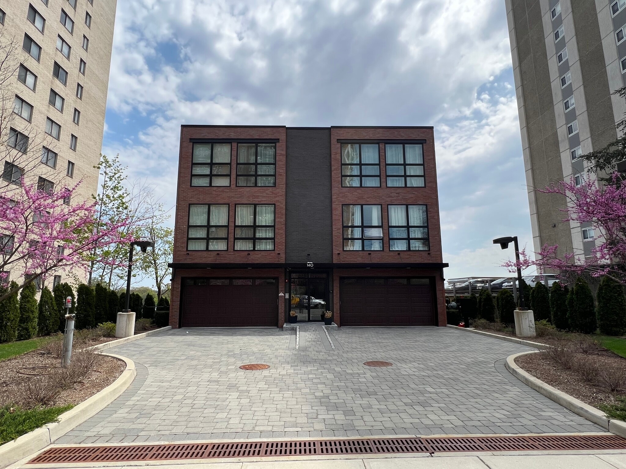 Building Photo - 140 Comet Way