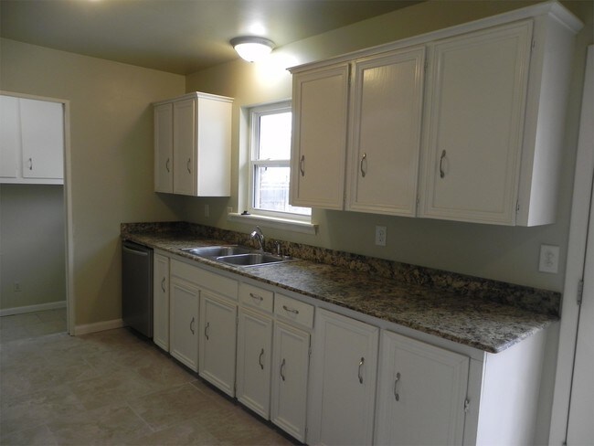 Building Photo - 7827 Marilyn Ln