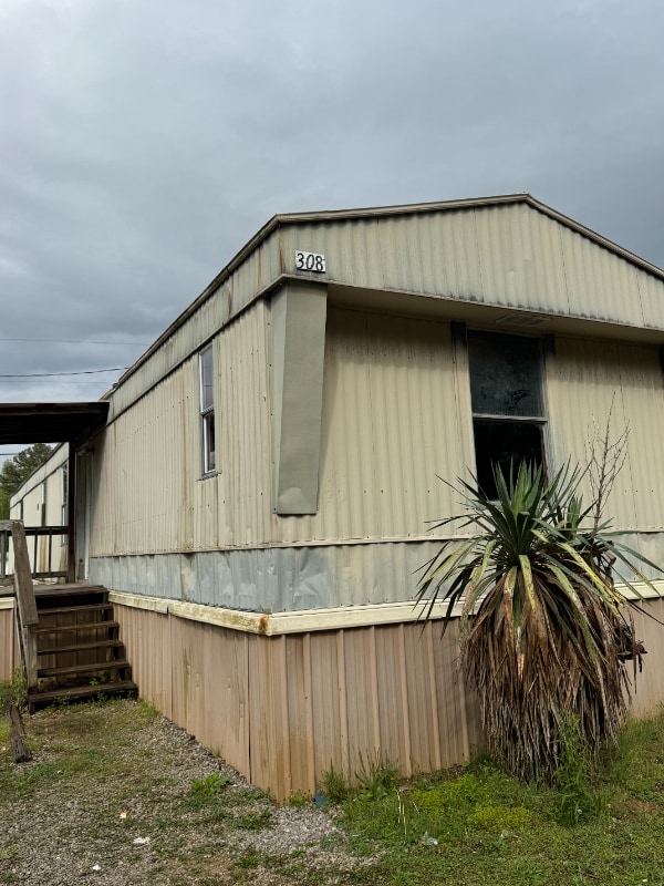 Building Photo - 150 Barry Slaven Dr