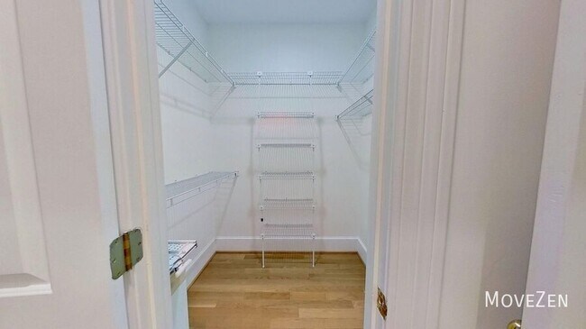 Building Photo - 5630 Colony Crossing Dr