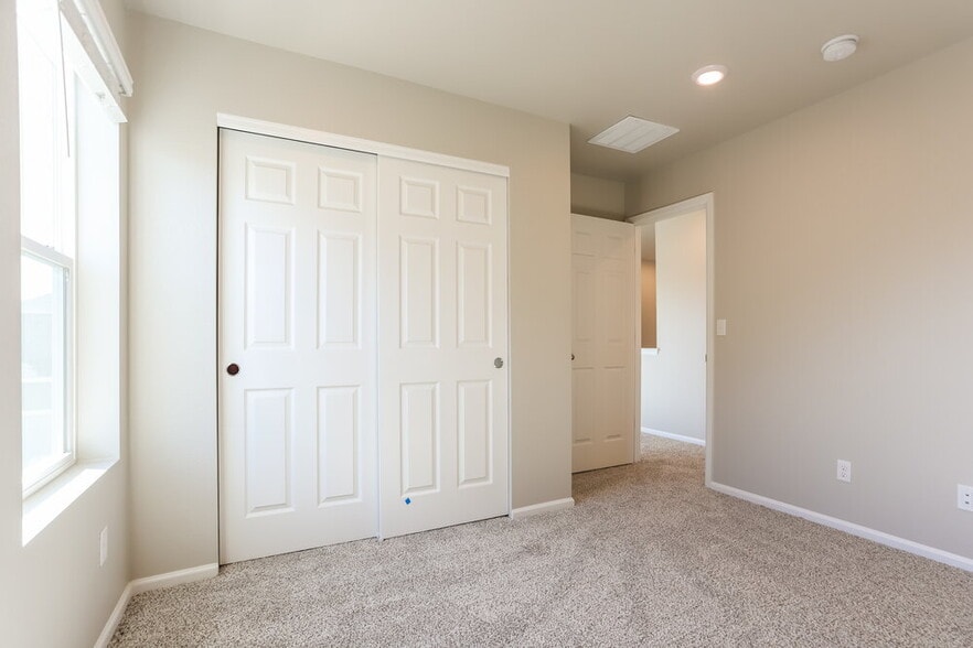 Building Photo - 849 Tarragon Rd