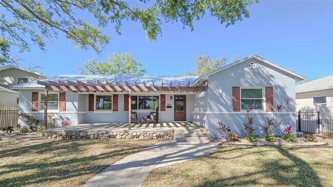 Building Photo - 515 34th Ave NE