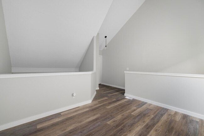 Building Photo - 115 Beechnut St