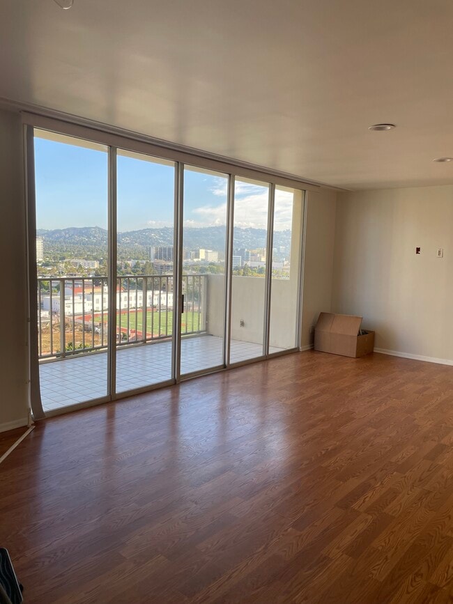 Building Photo - 2170 Century Park E