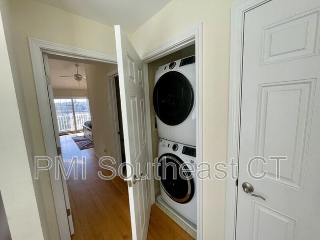 Building Photo - 330 Crystal Ave