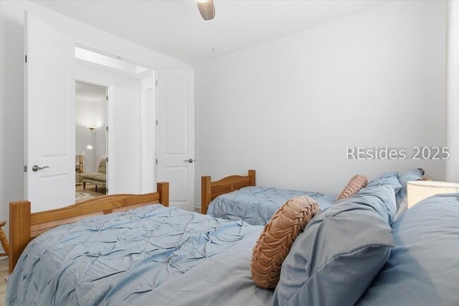 Building Photo - 855 Weekend Ave