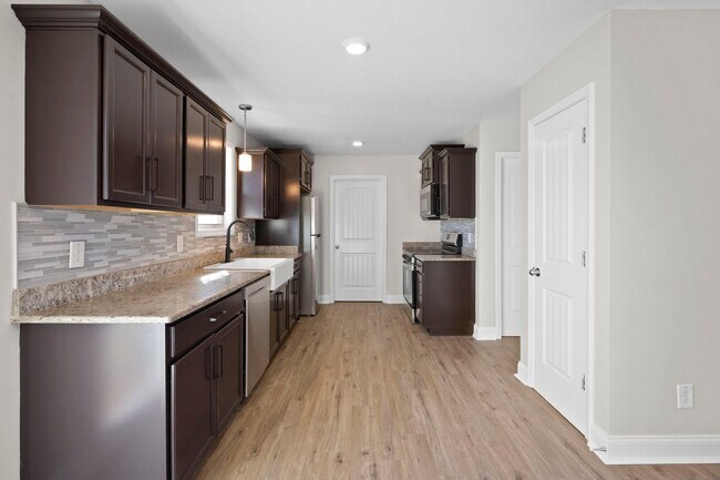 Building Photo - 1385 Sussex Dr