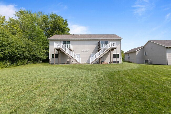 Building Photo - 2552 60th St SE