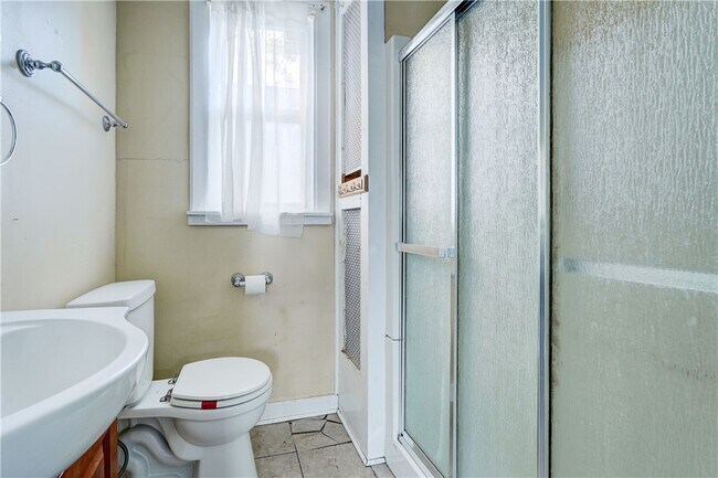 Building Photo - 416 Gregory St