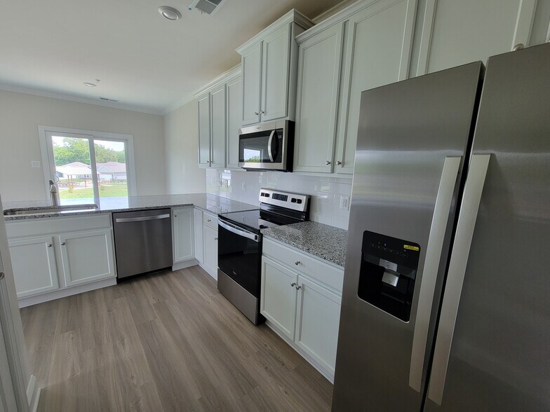 Building Photo - 10101 Amelia Ct