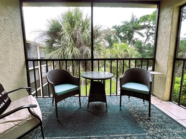 Building Photo - 425 30th Ave W