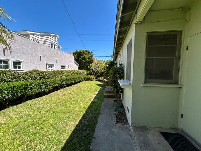 Building Photo - 1314 Palm Ave