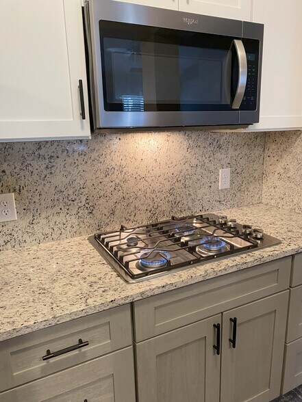 Building Photo - 46628 Drysdale Ter