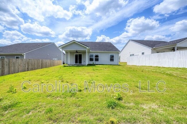 Building Photo - 1303 Lindale Pl