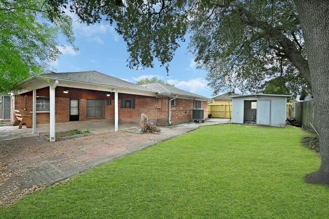 Building Photo - 12415 Lima Dr