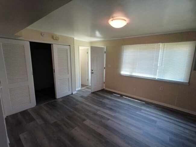 Building Photo - 2263 Delton Ct